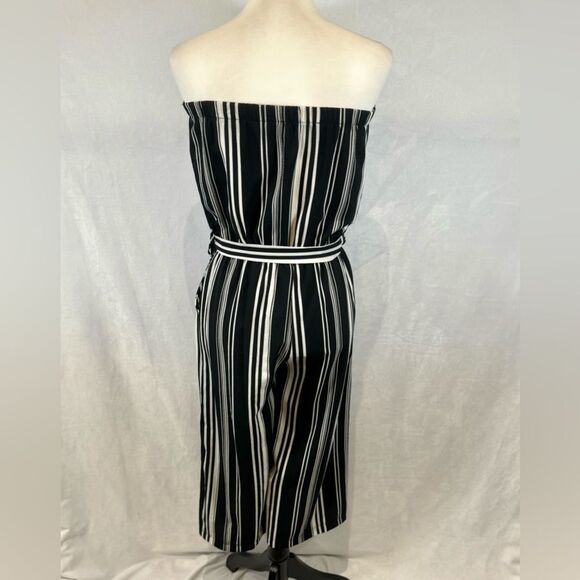 Black & white striped strapless cropped wide leg jumpsuit w/ pockets size medium - Picture 5 of 7
